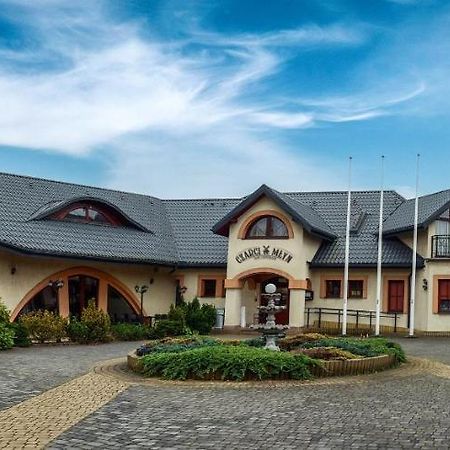 Gosciniec Czarci Mlyn Bed and Breakfast Będzin Exteriör bild