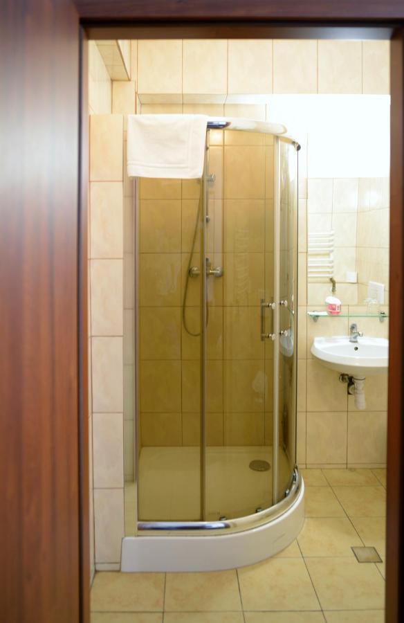 Gosciniec Czarci Mlyn Bed and Breakfast Będzin Exteriör bild