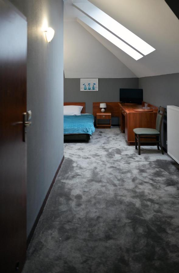 Gosciniec Czarci Mlyn Bed and Breakfast Będzin Exteriör bild