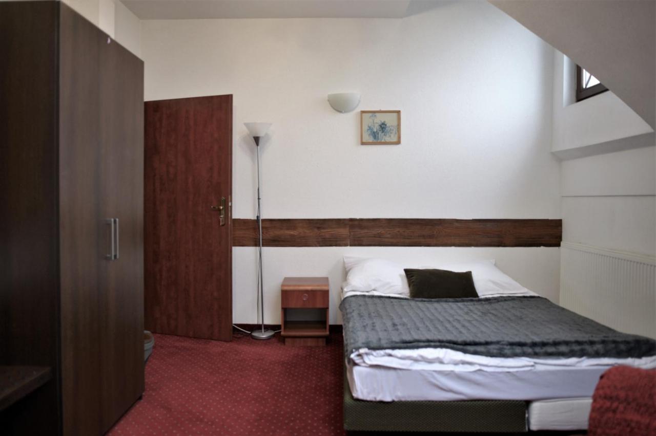 Gosciniec Czarci Mlyn Bed and Breakfast Będzin Exteriör bild