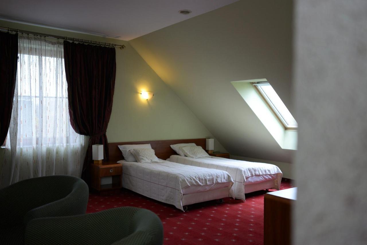 Gosciniec Czarci Mlyn Bed and Breakfast Będzin Exteriör bild