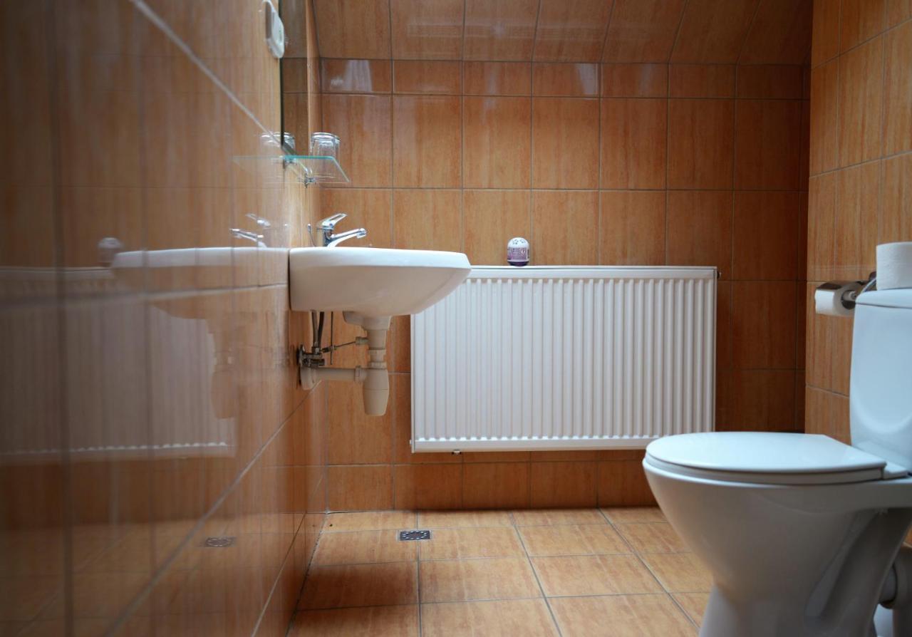 Gosciniec Czarci Mlyn Bed and Breakfast Będzin Exteriör bild