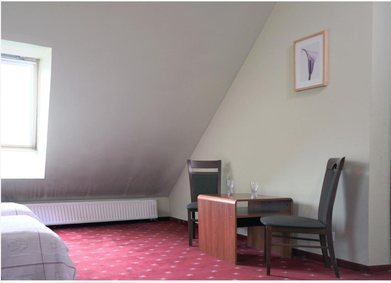 Gosciniec Czarci Mlyn Bed and Breakfast Będzin Exteriör bild