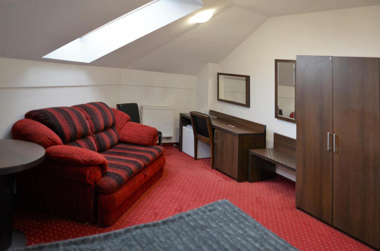 Gosciniec Czarci Mlyn Bed and Breakfast Będzin Exteriör bild