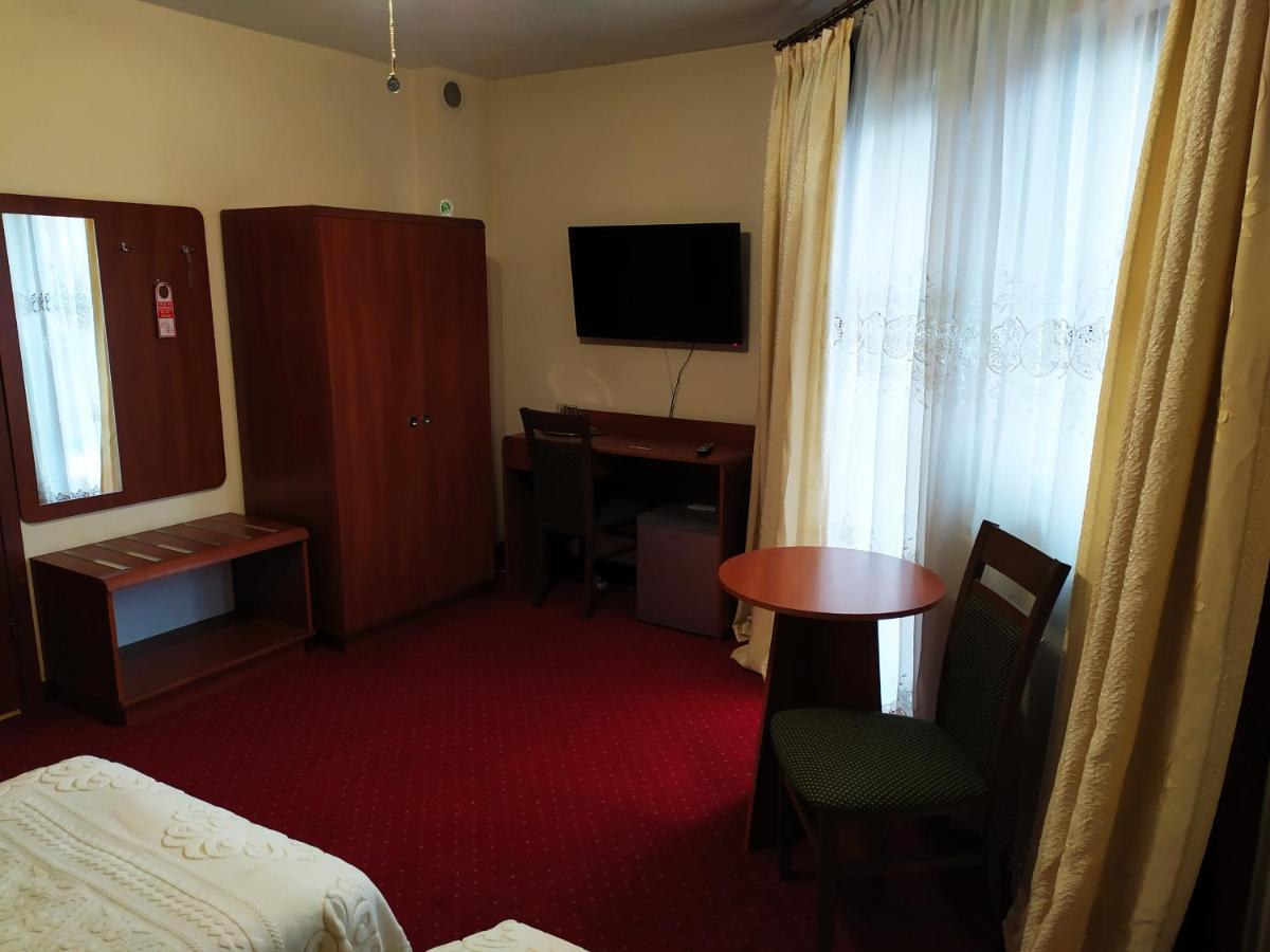 Gosciniec Czarci Mlyn Bed and Breakfast Będzin Exteriör bild