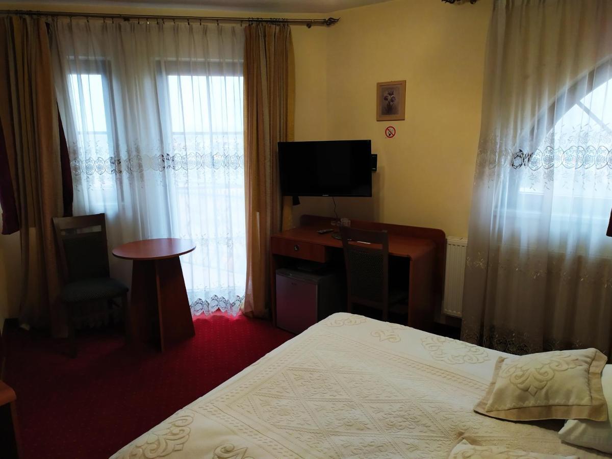 Gosciniec Czarci Mlyn Bed and Breakfast Będzin Exteriör bild