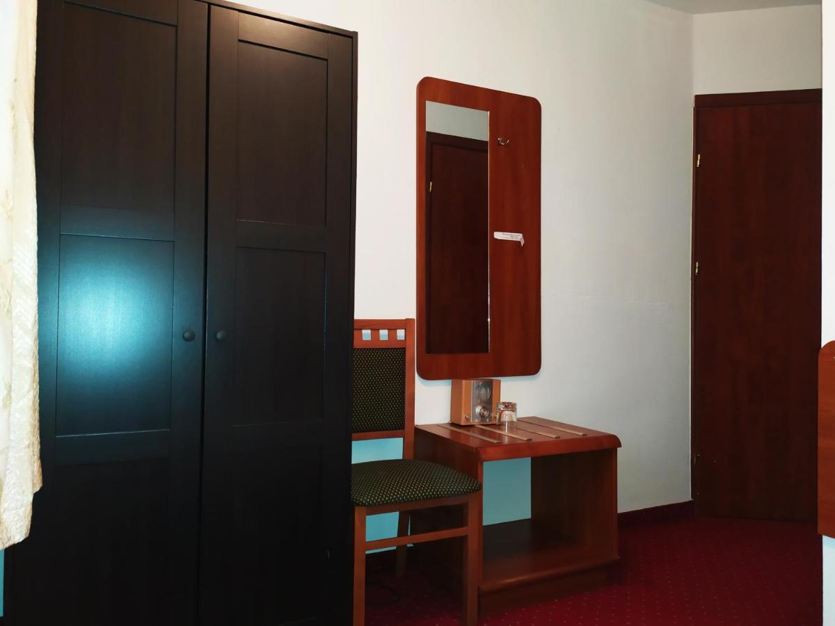 Gosciniec Czarci Mlyn Bed and Breakfast Będzin Exteriör bild